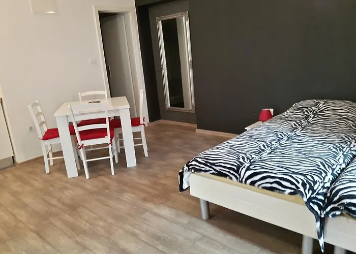 Apartament S *