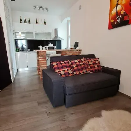 S Apartment