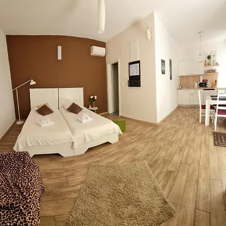 S Apartment