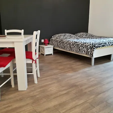S Apartment